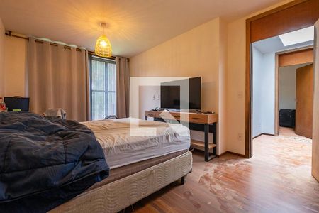 Casa à venda com 370m², 4 quartos e 4 vagas Casa à venda com 370m², 4 quartos e 4 vagasSuíte 2