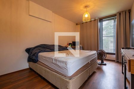 Casa à venda com 370m², 4 quartos e 4 vagas Casa à venda com 370m², 4 quartos e 4 vagasSuíte 2