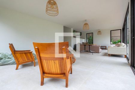 Sala de casa à venda com 4 quartos, 370m² em Alto de Pinheiros, São Paulo