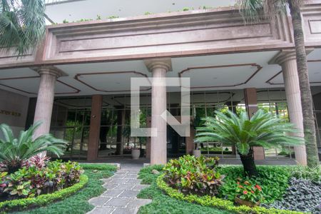 Apartamento à venda com 166m², 3 quartos e 2 vagas Apartamento à venda com 166m², 3 quartos e 2 vagasFachada da Portaria