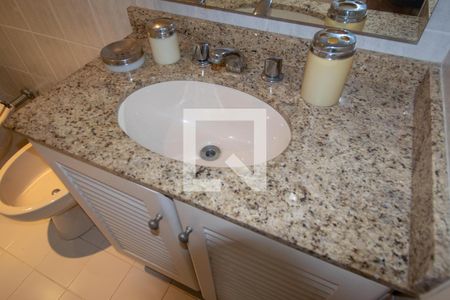 Apartamento à venda com 166m², 3 quartos e 2 vagas Apartamento à venda com 166m², 3 quartos e 2 vagasBanheiro