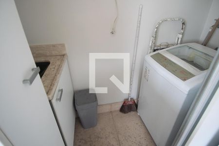 Apartamento à venda com 166m², 3 quartos e 2 vagas Apartamento à venda com 166m², 3 quartos e 2 vagasÁrea de Serviço