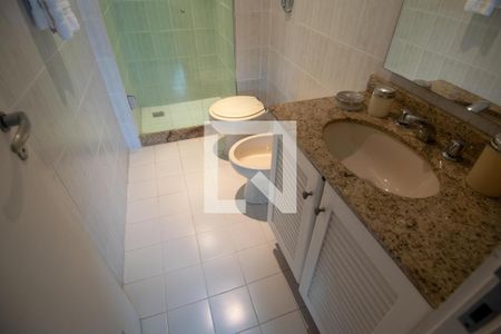 Apartamento à venda com 166m², 3 quartos e 2 vagas Apartamento à venda com 166m², 3 quartos e 2 vagasBanheiro