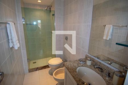 Apartamento à venda com 166m², 3 quartos e 2 vagas Apartamento à venda com 166m², 3 quartos e 2 vagasBanheiro