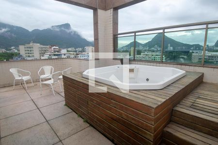 Apartamento à venda com 166m², 3 quartos e 2 vagas Apartamento à venda com 166m², 3 quartos e 2 vagasÁrea comum