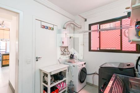 Apartamento à venda com 208m², 3 quartos e 2 vagas Apartamento à venda com 208m², 3 quartos e 2 vagasÁrea de serviço