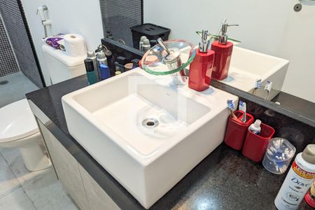 Apartamento à venda com 208m², 3 quartos e 2 vagas Apartamento à venda com 208m², 3 quartos e 2 vagasBanheiro da suíte 3