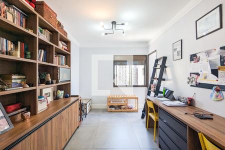 Apartamento à venda com 208m², 3 quartos e 2 vagas Apartamento à venda com 208m², 3 quartos e 2 vagasSaleta