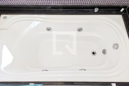 Apartamento à venda com 208m², 3 quartos e 2 vagas Apartamento à venda com 208m², 3 quartos e 2 vagasBanheiro da suíte 1