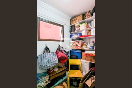 Apartamento à venda com 208m², 3 quartos e 2 vagas Apartamento à venda com 208m², 3 quartos e 2 vagasQuarto de serviço