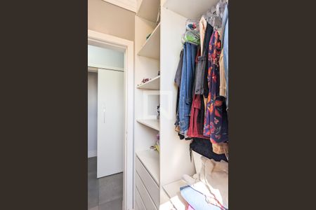 Apartamento à venda com 208m², 3 quartos e 2 vagas Apartamento à venda com 208m², 3 quartos e 2 vagasCloset da suíte 2