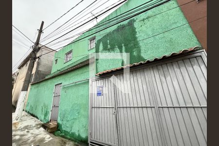 Casa à venda com 127m², 4 quartos e 1 vaga Casa à venda com 127m², 4 quartos e 1 vagaFachada