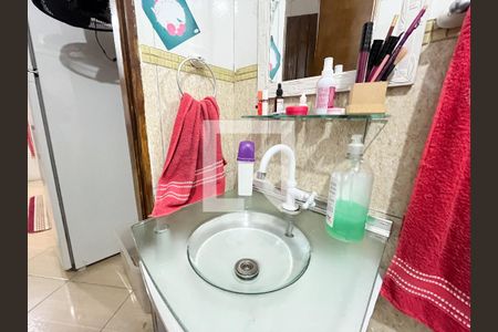 Casa à venda com 127m², 4 quartos e 1 vaga Casa à venda com 127m², 4 quartos e 1 vagaBanheiro 1