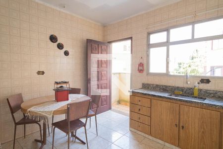 Casa à venda com 255m², 3 quartos e 3 vagasCozinha 