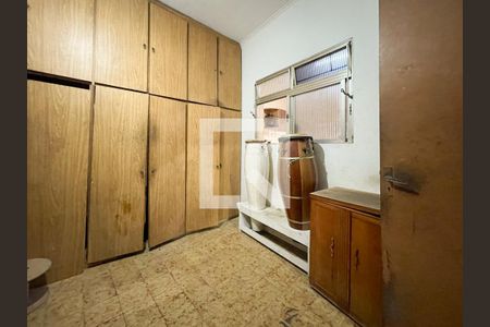 Casa à venda com 255m², 3 quartos e 3 vagasQuarto de Serviço