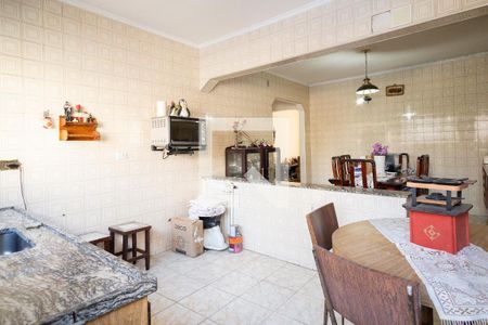 Casa à venda com 255m², 3 quartos e 3 vagasCozinha 