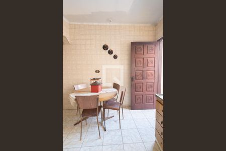 Casa à venda com 255m², 3 quartos e 3 vagasCozinha 