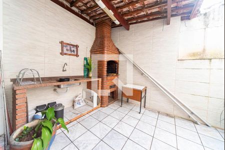 Casa à venda com 380m², 3 quartos e 6 vagas Casa à venda com 380m², 3 quartos e 6 vagasQuintal e Área Gourmet