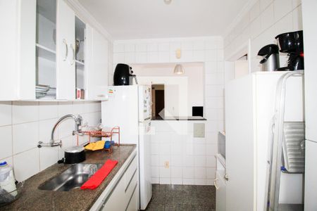 Cozinha de apartamento para alugar com 1 quarto, 45m² em Carmo, Belo Horizonte