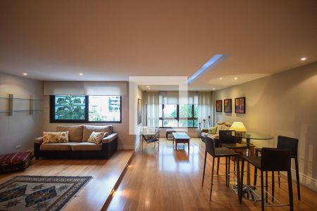 Sala de apartamento para alugar com 4 quartos, 200m² em Real Parque, São Paulo