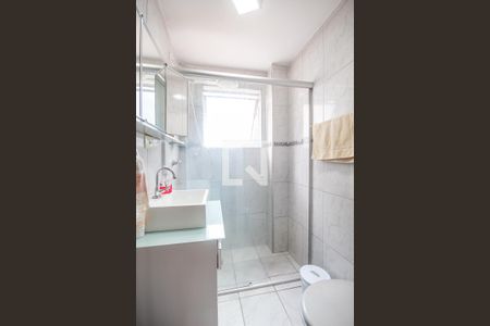 Banheiro de apartamento à venda com 1 quarto, 44m² em Centro, Osasco