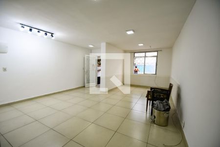 Sala de casa à venda com 3 quartos, 253m² em Quintino Bocaiúva, Rio de Janeiro