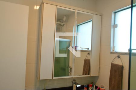 Casa à venda com 200m², 3 quartos e 1 vagaBanheiro