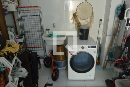 Casa à venda com 200m², 3 quartos e 1 vagaÁrea de Serviço