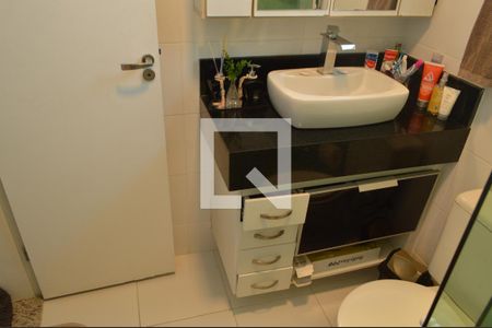 Casa à venda com 200m², 3 quartos e 1 vagaBanheiro