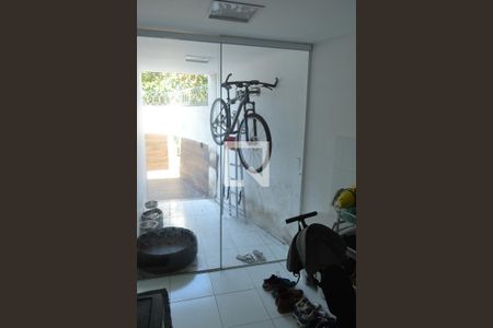 Casa à venda com 200m², 3 quartos e 1 vagaÁrea de Serviço