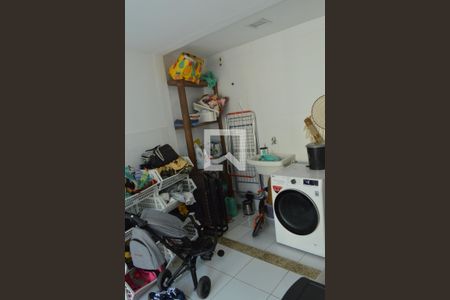 Casa à venda com 200m², 3 quartos e 1 vagaÁrea de Serviço