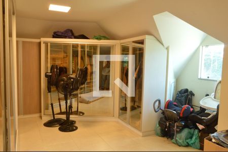 Casa à venda com 200m², 3 quartos e 1 vagaCloset