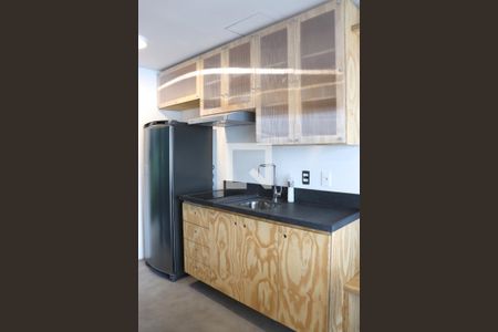 Cozinha de kitnet/studio para alugar com 1 quarto, 24m² em Pinheiros, São Paulo