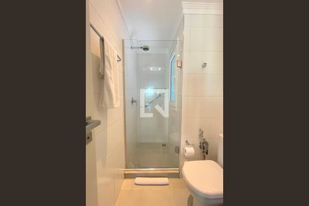 Banheiro de apartamento à venda com 1 quarto, 33m² em Moinhos de Vento, Porto Alegre