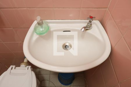 Casa à venda com 280m², 3 quartos e 7 vagasBanheiro de serviço