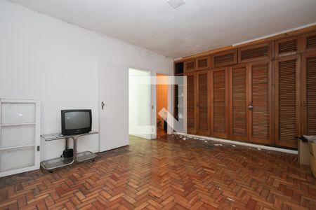 Casa à venda com 280m², 3 quartos e 7 vagasSuíte 2