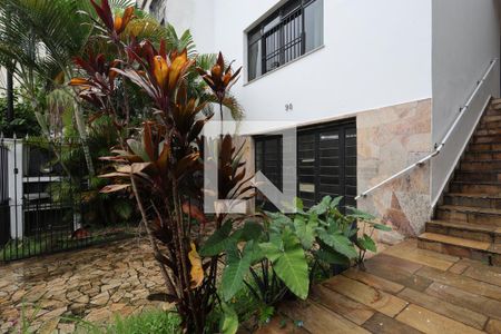 Casa à venda com 280m², 3 quartos e 7 vagasEntrada e Jardim