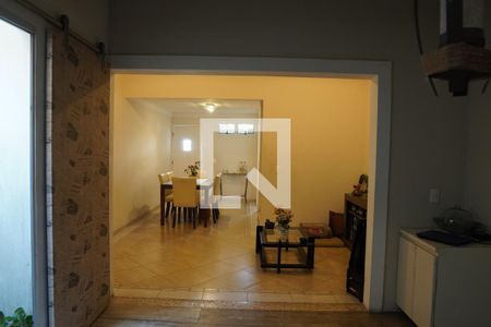 Sala de casa de condomínio para alugar com 4 quartos, 135m² em Parque Munhoz, São Paulo