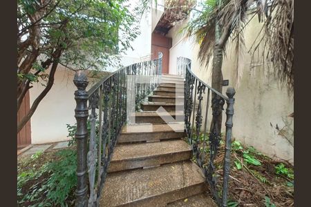 Casa à venda com 302m², 4 quartos e 4 vagas Casa à venda com 302m², 4 quartos e 4 vagasEntrada Casa