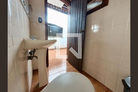 Casa à venda com 302m², 4 quartos e 4 vagas Casa à venda com 302m², 4 quartos e 4 vagasLavabo Quintal