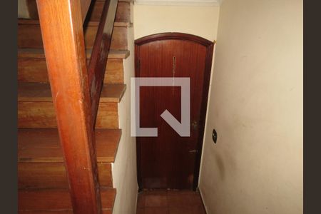Escadas - Entrada Garagem de casa para alugar com 4 quartos, 302m² em Vila Palmeiras, São Paulo