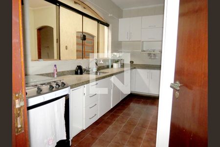 Casa à venda com 302m², 4 quartos e 4 vagasCozinha