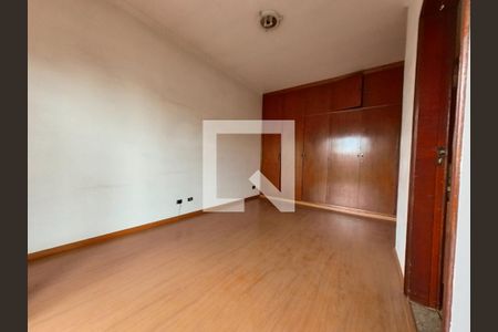 Casa à venda com 302m², 4 quartos e 4 vagas Casa à venda com 302m², 4 quartos e 4 vagasQuarto 1