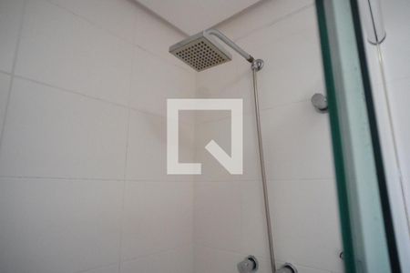 Chuveiro  de apartamento para alugar com 2 quartos, 64m² em Santa Maria Goretti, Porto Alegre