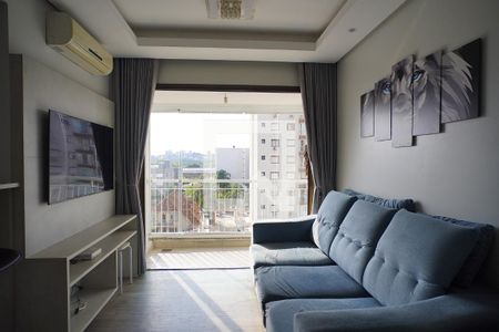 Sala  de apartamento para alugar com 2 quartos, 64m² em Santa Maria Goretti, Porto Alegre