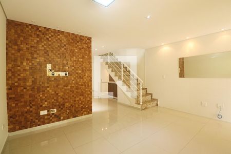 Casa para alugar com 3 quartos, 182m² em Parque Jaçatuba, Santo André