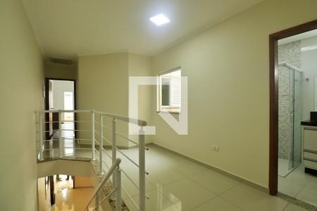 Corredor de casa para alugar com 3 quartos, 182m² em Parque Jaçatuba, Santo André