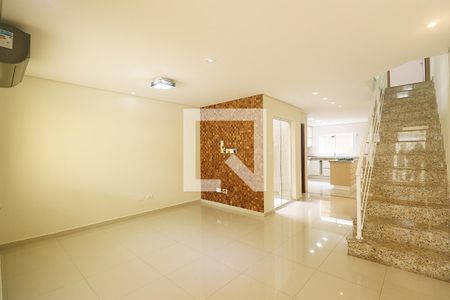 Sala de casa para alugar com 3 quartos, 182m² em Parque Jaçatuba, Santo André