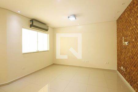Sala de casa para alugar com 3 quartos, 182m² em Parque Jaçatuba, Santo André