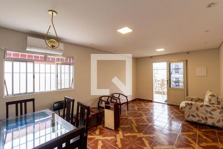 Sala de casa para alugar com 3 quartos, 200m² em Jardim Fernandes, São Paulo